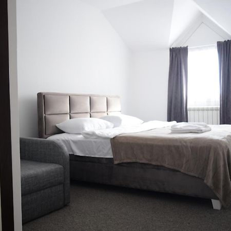 Hotel Tiski Cvet Novi Becej Екстер'єр фото