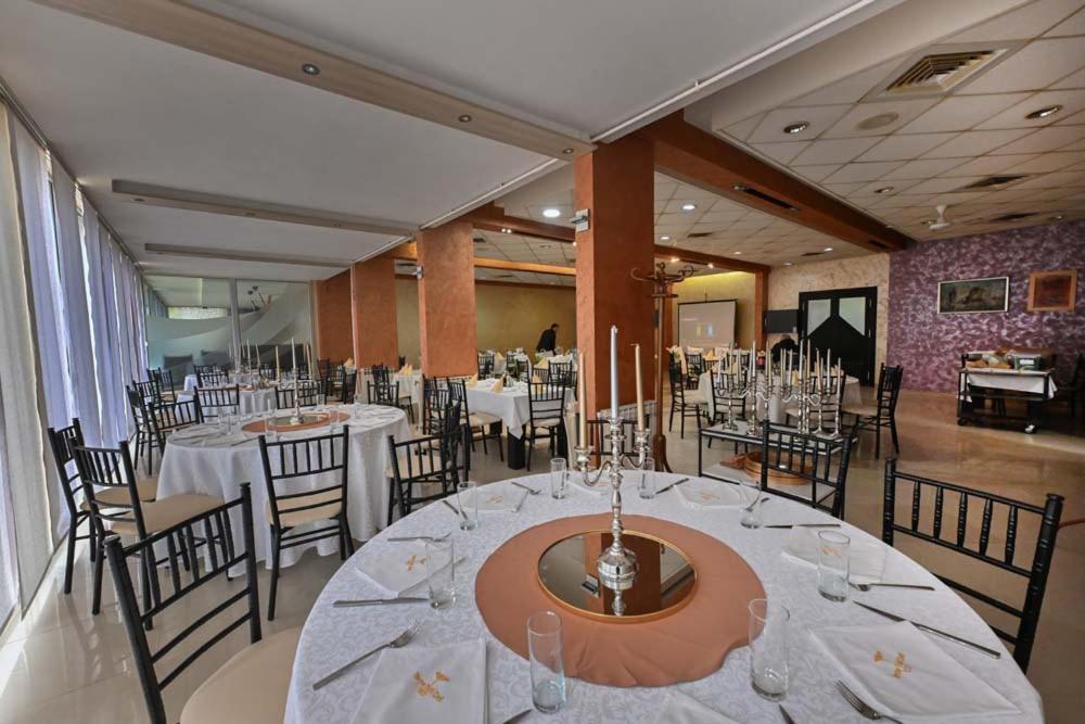 Hotel Tiski Cvet Novi Becej Екстер'єр фото