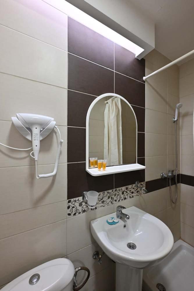 Hotel Tiski Cvet Novi Becej Екстер'єр фото