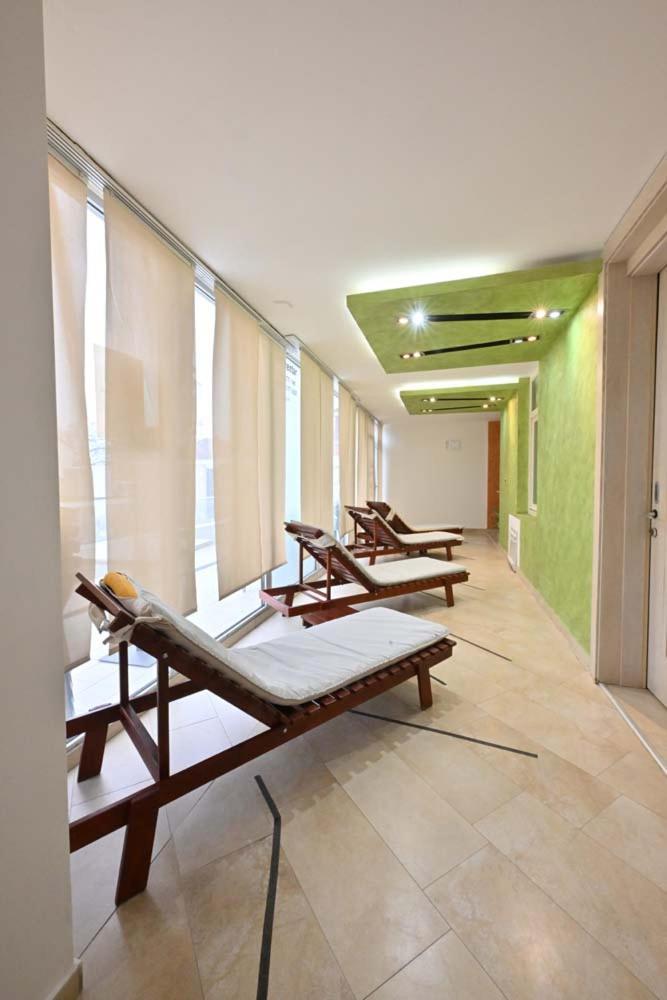Hotel Tiski Cvet Novi Becej Екстер'єр фото