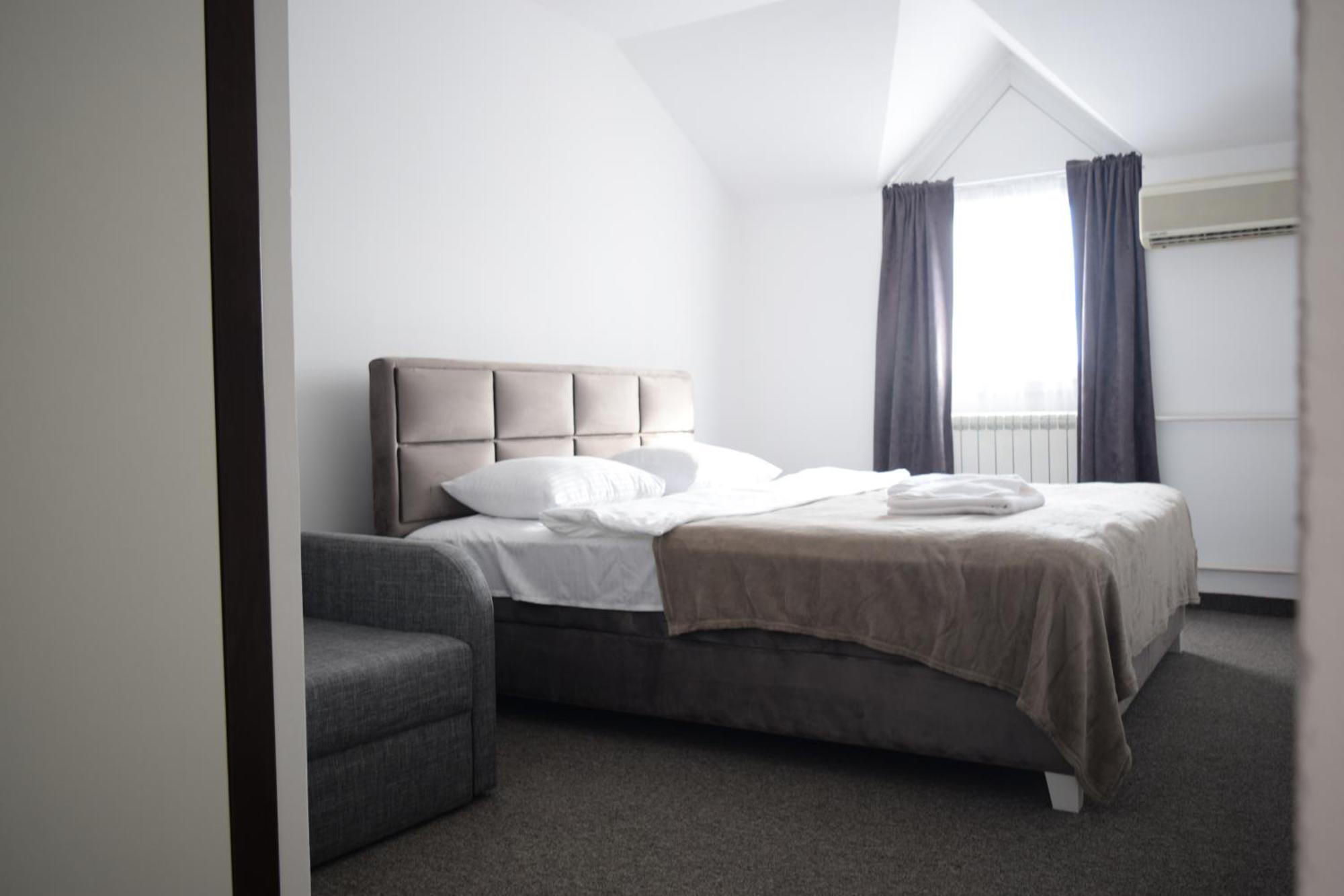 Hotel Tiski Cvet Novi Becej Екстер'єр фото