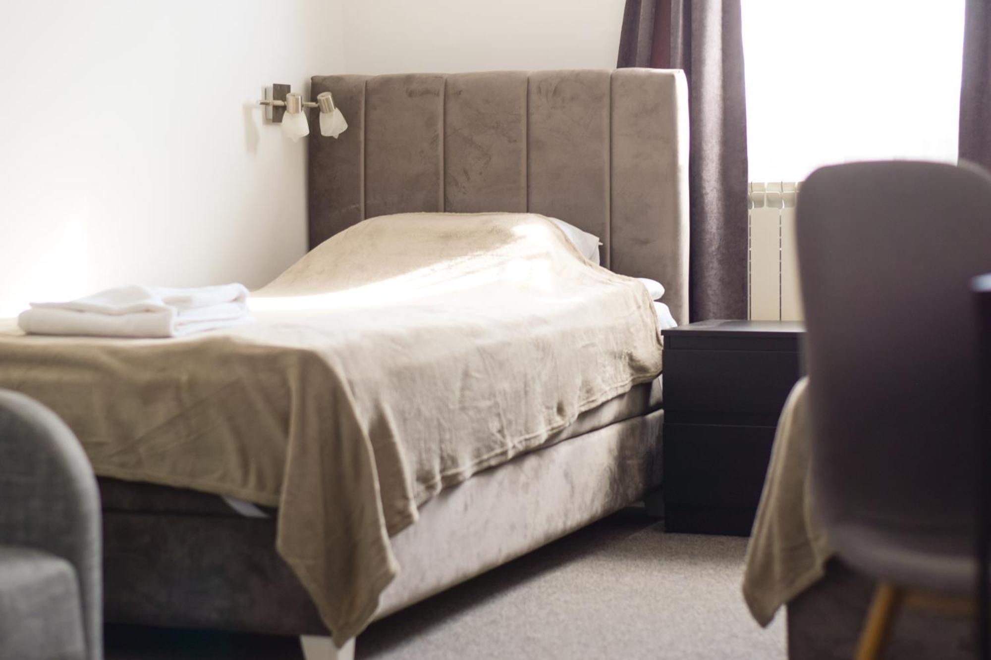 Hotel Tiski Cvet Novi Becej Екстер'єр фото
