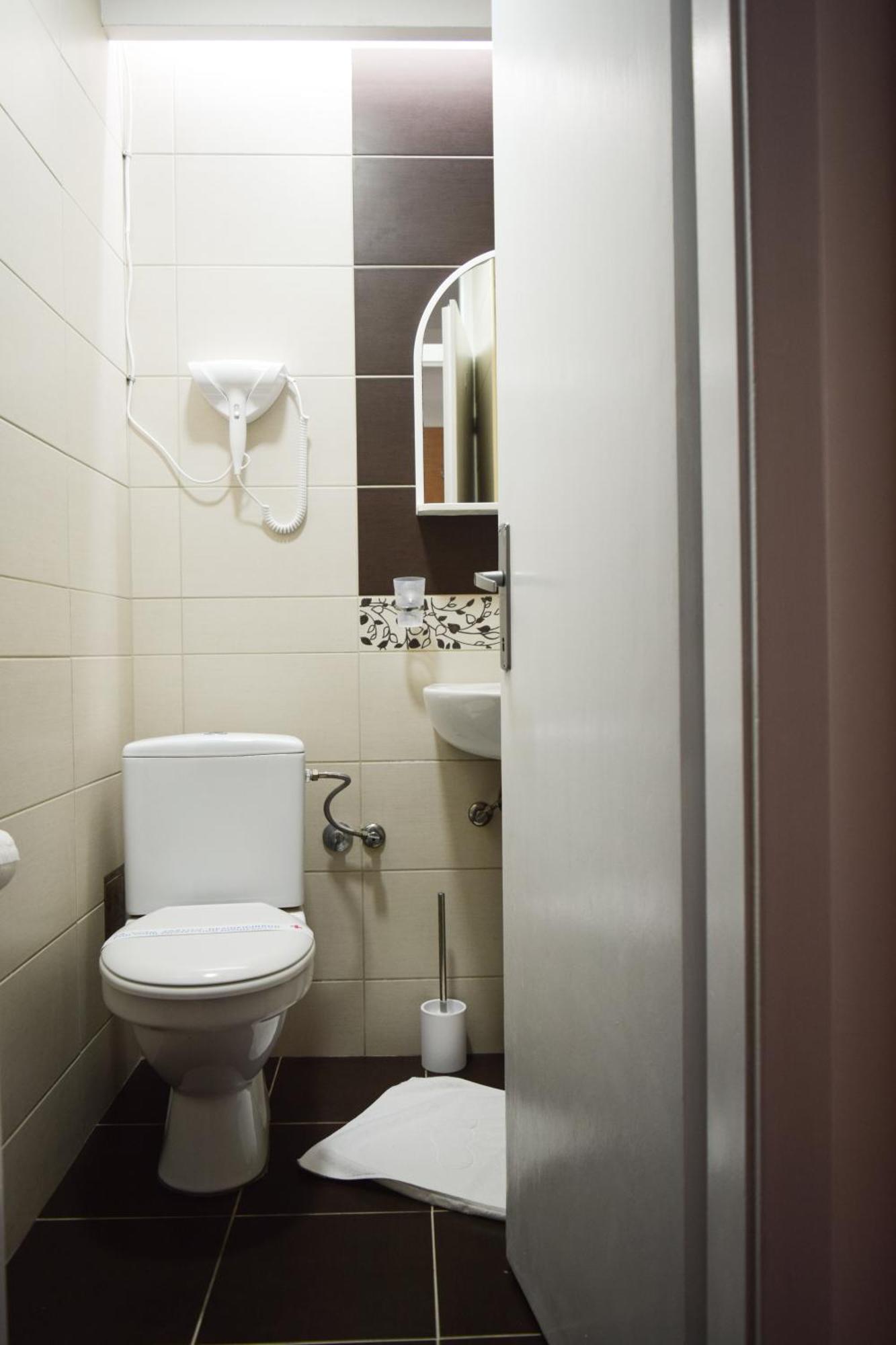 Hotel Tiski Cvet Novi Becej Екстер'єр фото