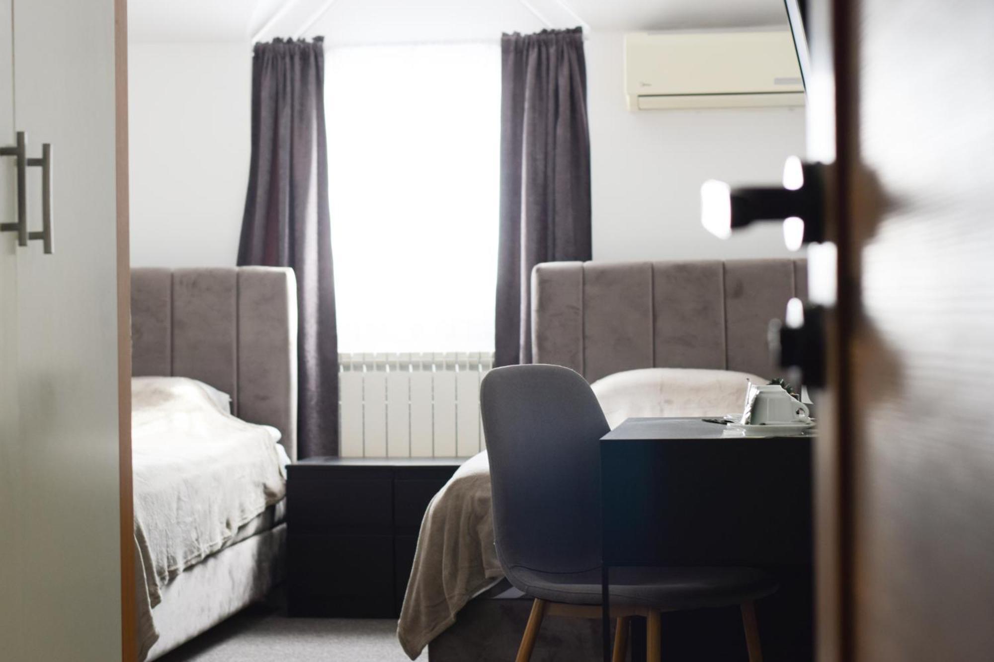 Hotel Tiski Cvet Novi Becej Екстер'єр фото