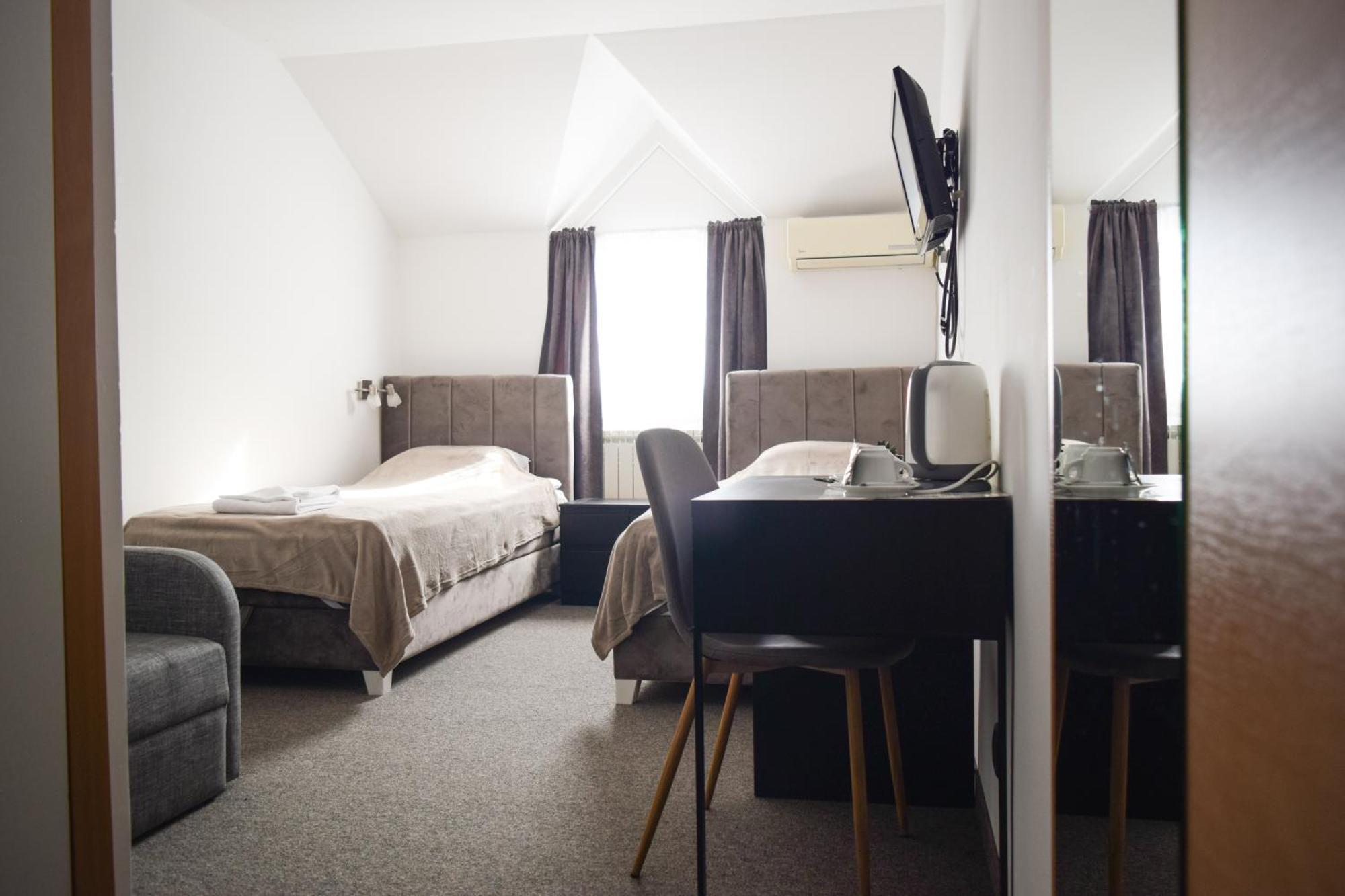 Hotel Tiski Cvet Novi Becej Екстер'єр фото