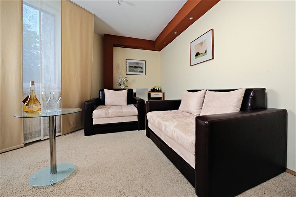 Hotel Tiski Cvet Novi Becej Екстер'єр фото