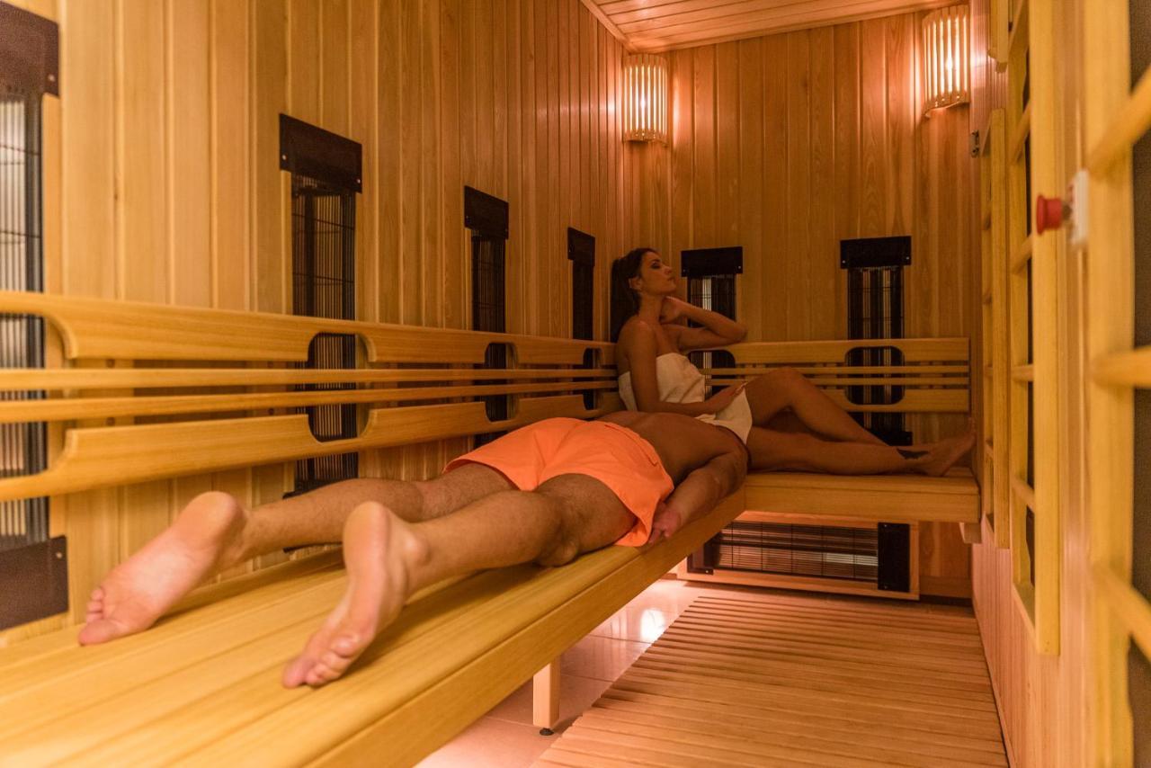 Hotel Tiski Cvet Novi Becej Екстер'єр фото